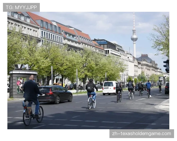 特写:柏林街头足球社区项目,如何帮助难民孩子融入德国 特写:柏林街头足球社区项目,如何帮助难民孩子融入德国